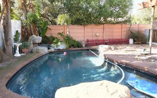 4 Bedroom House in West Beach