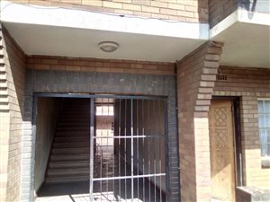 2 Bed Apartment in Driehoek