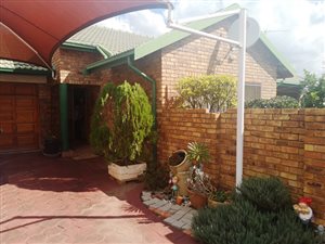 3 Bed Duet in Wierda Glen