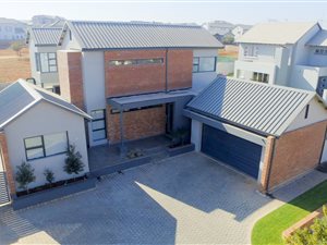 4 Bed House in Country View Estate