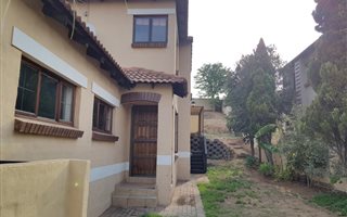 3 Bedroom Townhouse in Johannesburg North