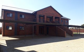 2 Bedroom Apartment in Mooivallei Park