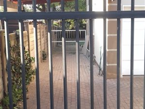 2 Bed Garden Cottage in Sinoville
