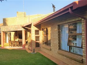 4 Bed Cluster in Sunward Park