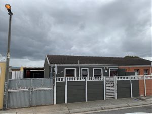 2 Bed House in Mitchells Plain