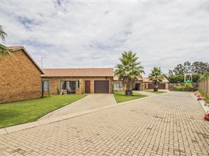 8 Bed House in Bredell AH