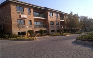 368 m² Office Space in Midridge Park