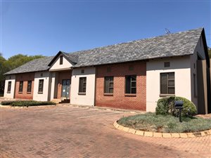 145 m² Office Space in Eldoraigne