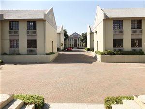 164 m² Commercial space in Highway Gardens