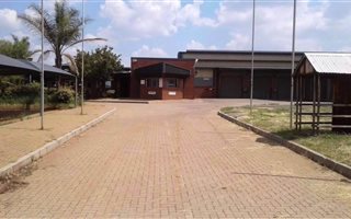 6400 m² Industrial space in Waltloo