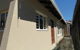 2 Bedroom Garden Cottage in Jukskei Park