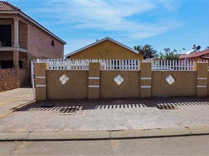 2 Bedroom House in Lenasia
