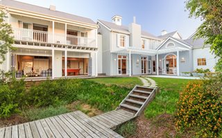 4 Bedroom House in Thesen Islands