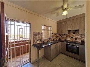 2 Bed Flat in Die Hoewes