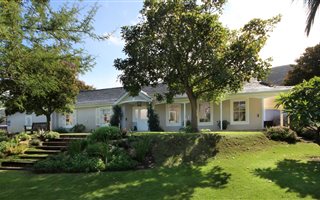 4 Bedroom House in Fernkloof