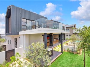 5 Bedroom House in Steyn City