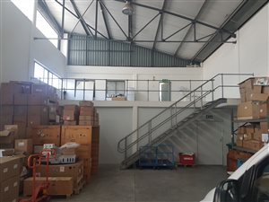 436 m² Industrial space in Airport Industria