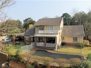 4 Bed House in Clarendon