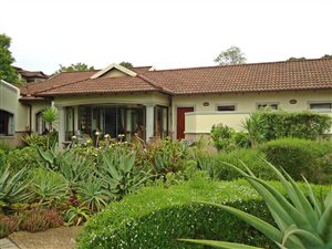2 Bedroom Simplex in Le Domaine