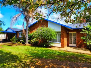 5 Bed House in Bonaero Park