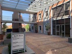 175 m² Commercial space in Bryanston