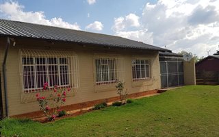 3 Bedroom House in Kanonkop