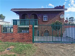 4 Bed House in Bombay Heights