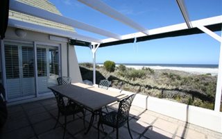 4 Bedroom House in Jakkalsfontein