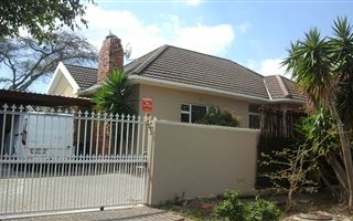 3 Bedroom House in Chrismar