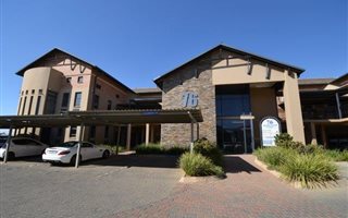 120 m² Office Space in Tijger Valley and surrounds