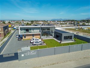 7 Bed House in Schaap Kraal