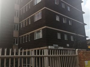 1.5 Bed Apartment in Eloffsdal