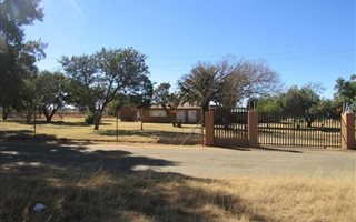 2 ha Farm in Hillside AH