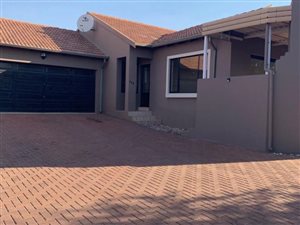 3 Bed House in Thatchfield