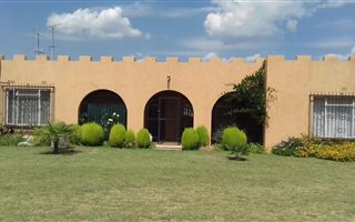 2.2 ha Farm in Mooilande