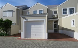 3 Bedroom Townhouse in Stellenbosch Central