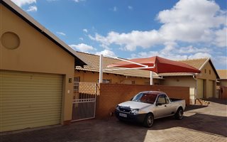 2 Bedroom Simplex in Florida Hills