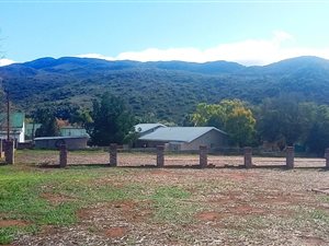 255 m² Land available in De Rust