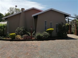 4 Bed House in Brackendowns