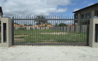 1055 m² Land available in Bendor