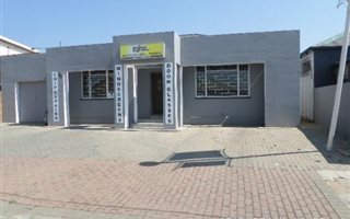 300 m² Office Space in Springs Central