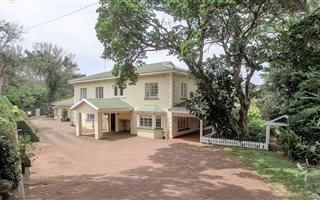 7 Bedroom House in Salt Rock