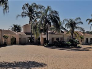 5 Bed House in Mooikloof Equestrian Estate