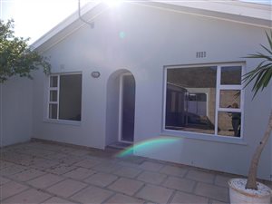 3 Bed House in Frogmore Estate