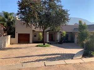 3 Bed House in Magalies Golf Estate