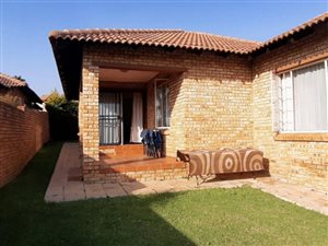 2 Bed Townhouse in Thatchfield