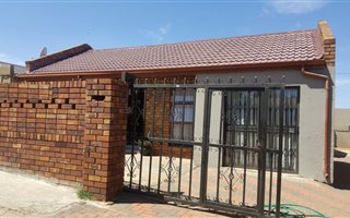 3 Bedroom House in Pimville
