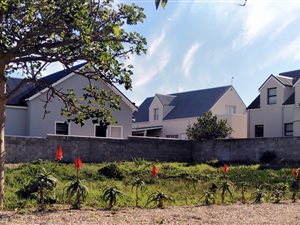 358 m² Land available in Westcliff