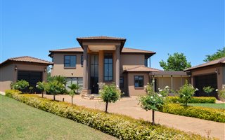 3 Bedroom House in Olympus AH
