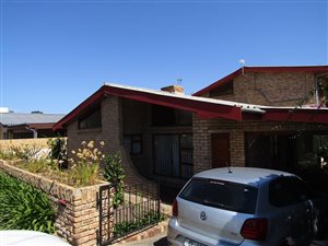9 Bed House in Cloetesville